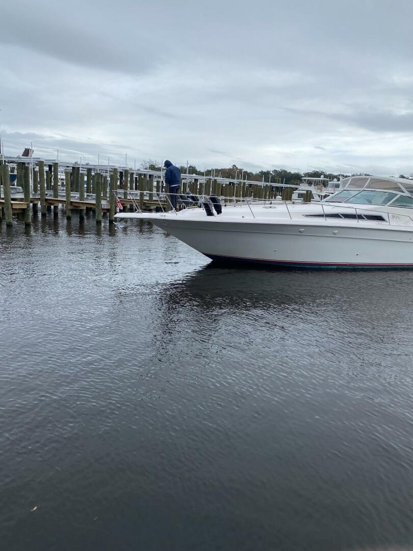 Sea Ray-440 Sundancer 1993 -Stuart-1993 Sea Ray 440 Sundancer yacht docked at a marina on a cloudy day.-5268593 | Thumbnail