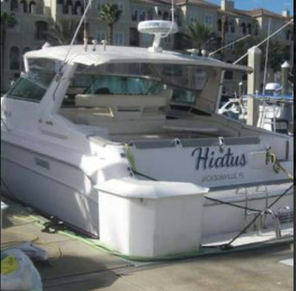 Sea Ray-440 Sundancer 1993 -Stuart-1993 Sea Ray 440 Sundancer yacht docked, named Hiatus, in Jacksonville, Florida marina.-5268563