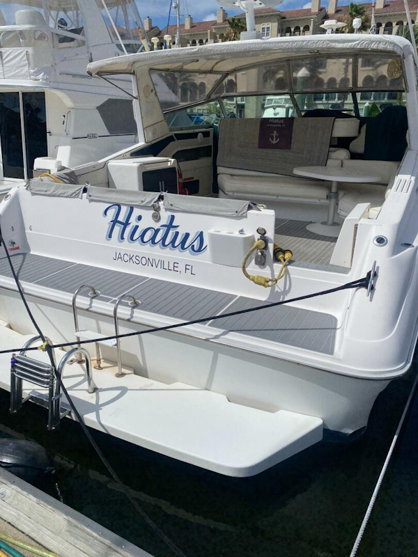 Sea Ray-440 Sundancer 1993 -Stuart-1993 Sea Ray 440 Sundancer docked, named Hiatus, Jacksonville, FL.-5268595