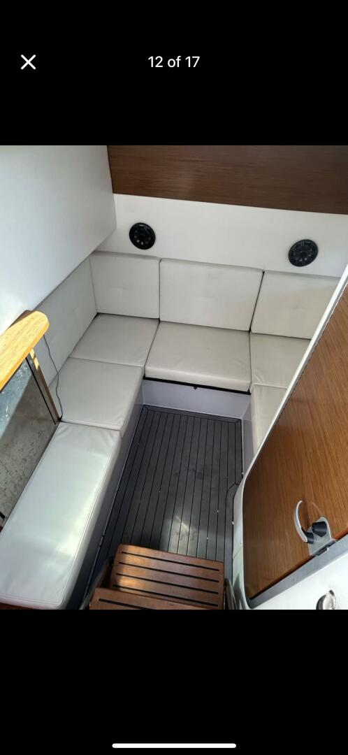 Used Cruisers Yachts 34' 338 For Sale In Florida | Pieseas