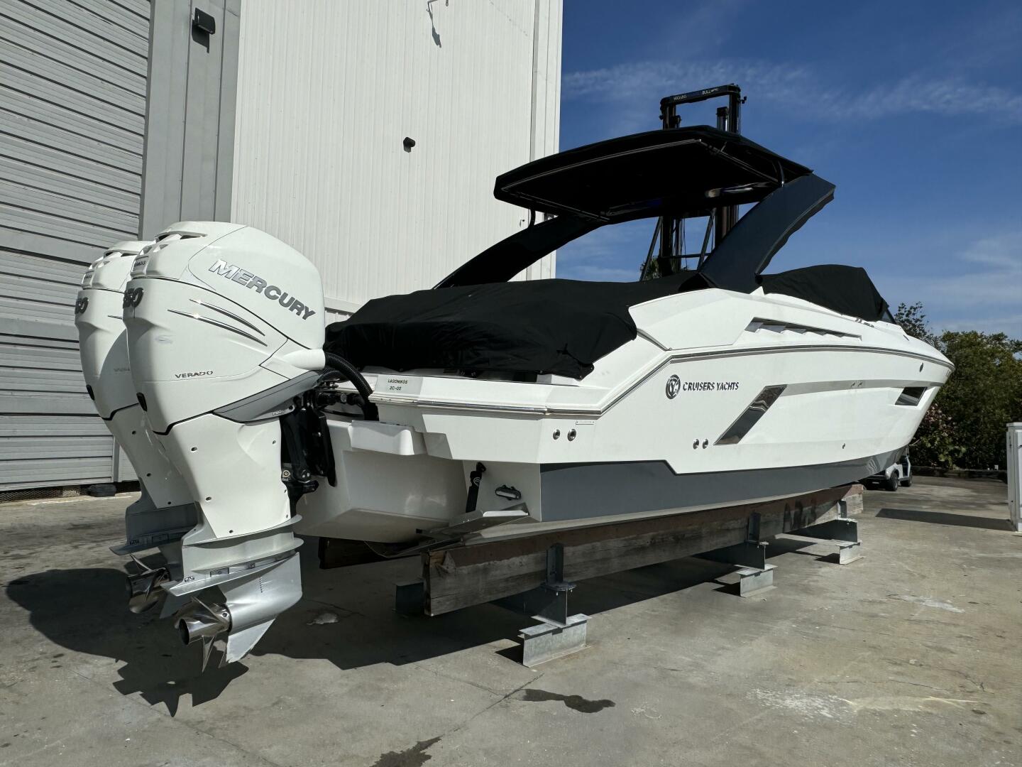 Used Cruisers Yachts 34' 338 For Sale In Florida | Pieseas