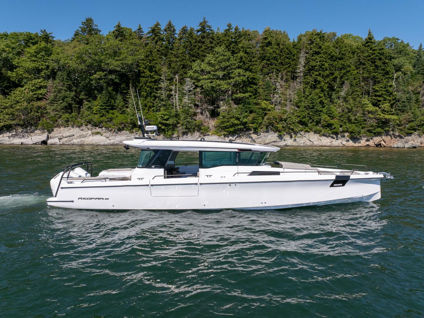 Axopar-Cross Cabin 2025-Stock 2 Yarmouth-Maine-United States-5584112 | Thumbnail