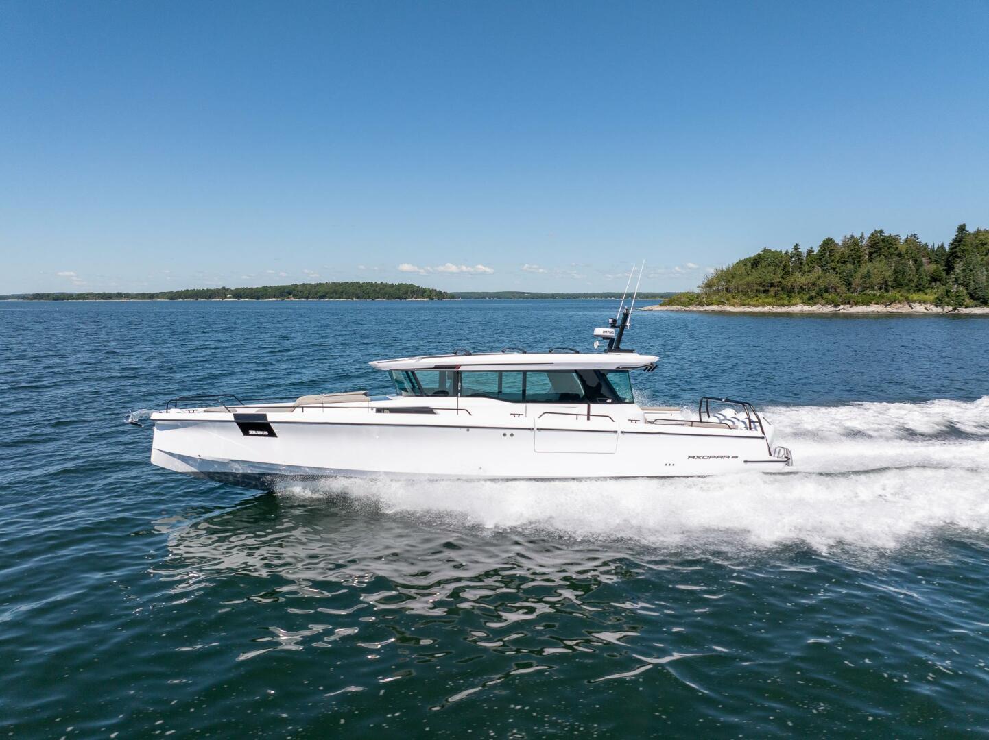 Axopar-Cross Cabin 2025-Stock 2 Yarmouth-Maine-United States-5584114 | Thumbnail