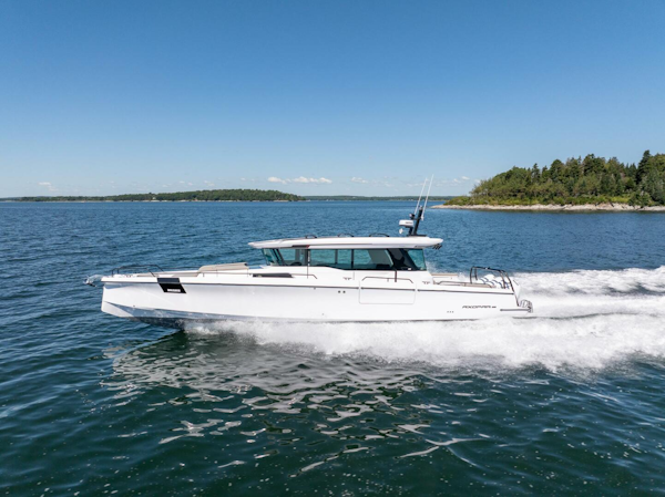 Axopar-Cross Cabin 2025-Stock 2 Yarmouth-Maine-United States-5584114