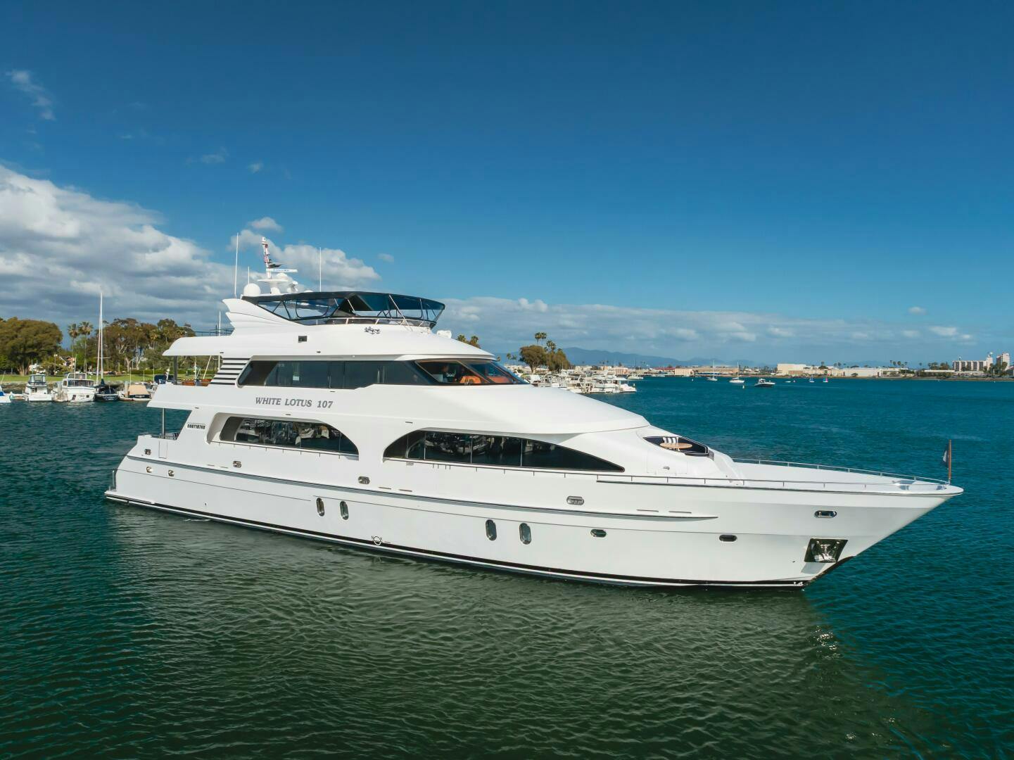 President-Sterling Tri-Deck 2011-White Lotus San Diego-California-United States-5283294