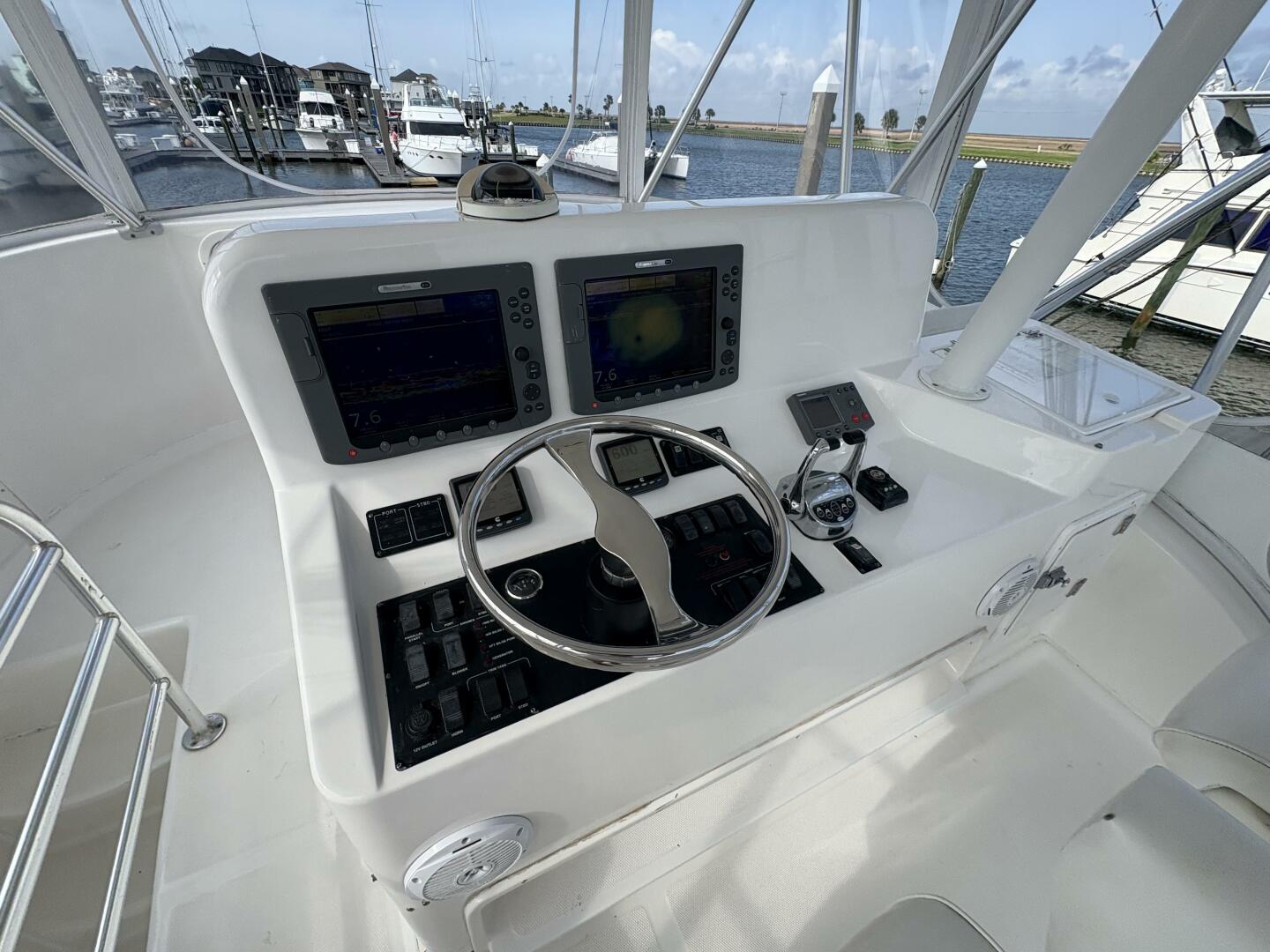 Luhrs-41 Convertible 2005-Rabbit Hole Hitchcock-Texas-United States-2005 Luhrs 41 Convertible Rabbit Hole-5288026 | Thumbnail