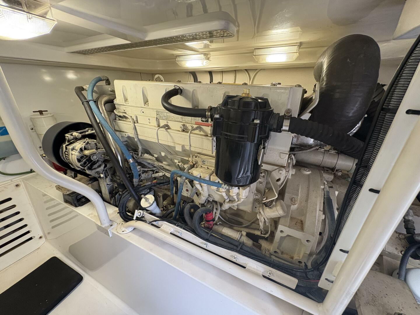 Luhrs-41 Convertible 2005-Rabbit Hole Hitchcock-Texas-United States-2005 Luhrs 41 Convertible Rabbit Hole-5288053 | Thumbnail