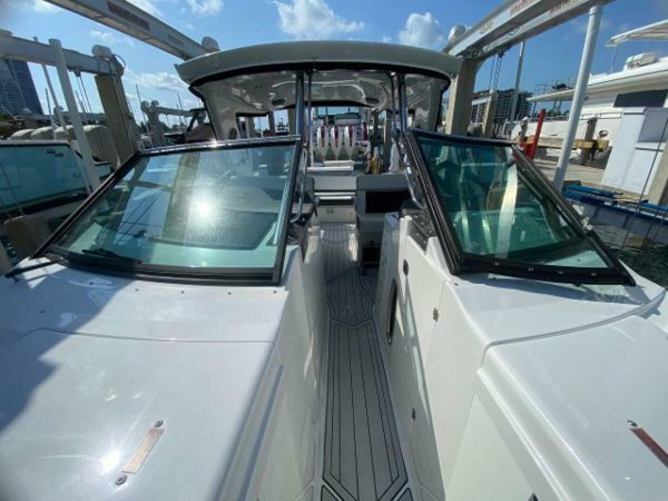 Monterey-385 SE 2018 -Fort Lauderdale-Florida-United States-5310136