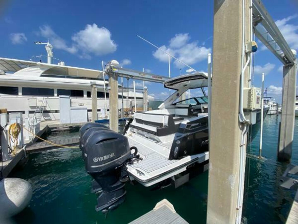 Monterey-385 SE 2018 -Fort Lauderdale-Florida-United States-5310125