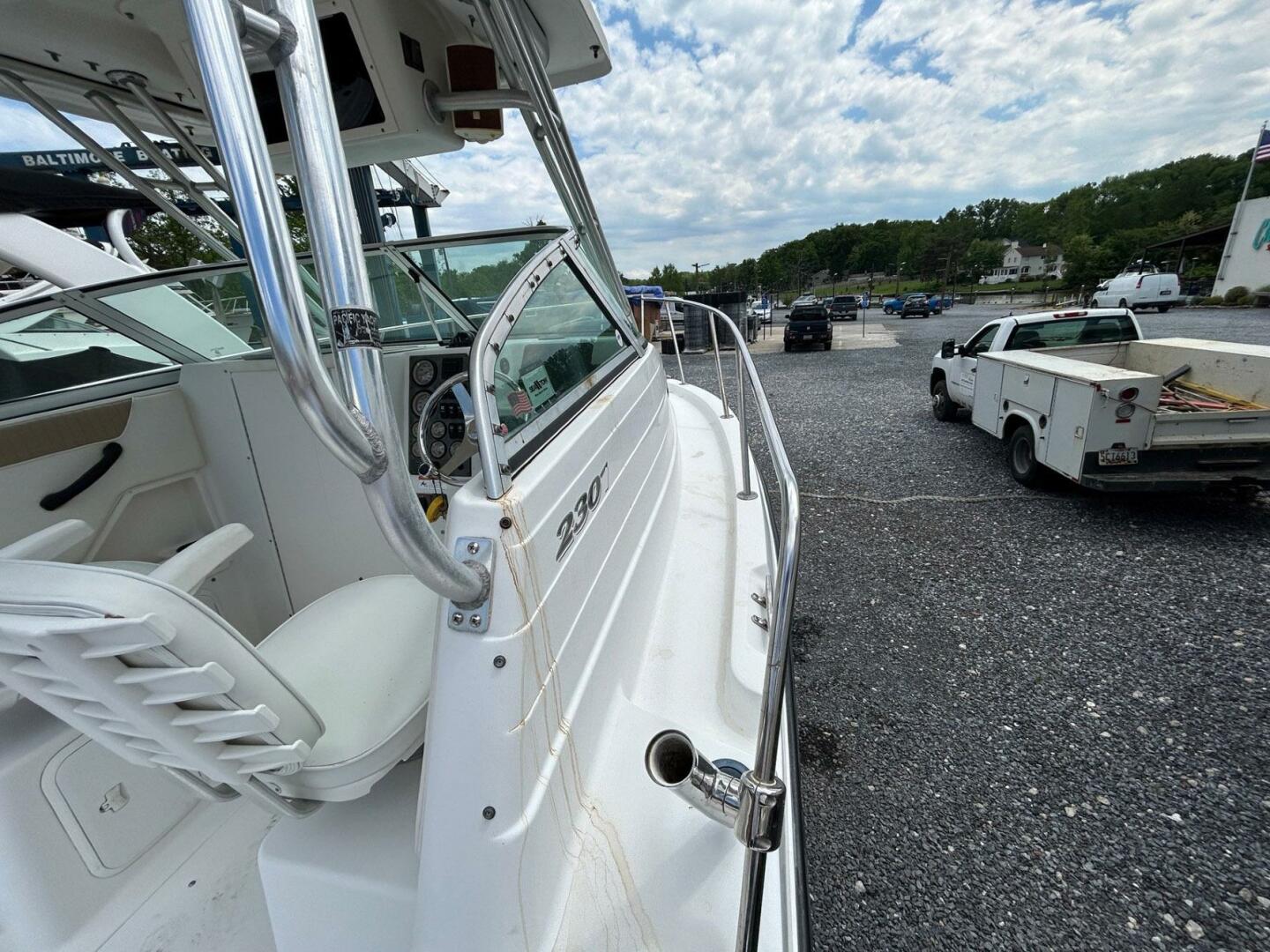 Seaswirl Striper-2301 Walkaround I/O 2005 -Essex-Maryland-United States-5313618 | Thumbnail