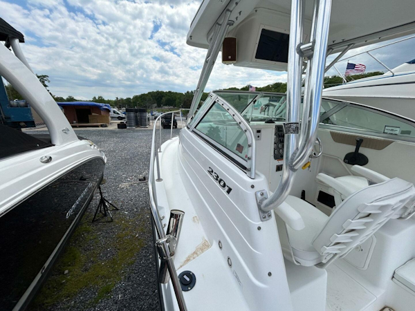 Seaswirl Striper-2301 Walkaround I/O 2005 -Essex-Maryland-United States-5313619