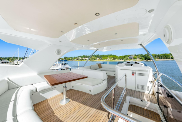Sunseeker-Manhattan 65 2016 -Stuart-Luxurious Sunseeker Manhattan 65 yacht interior, 2016 model, featuring elegant seating and scenic views.-5314555