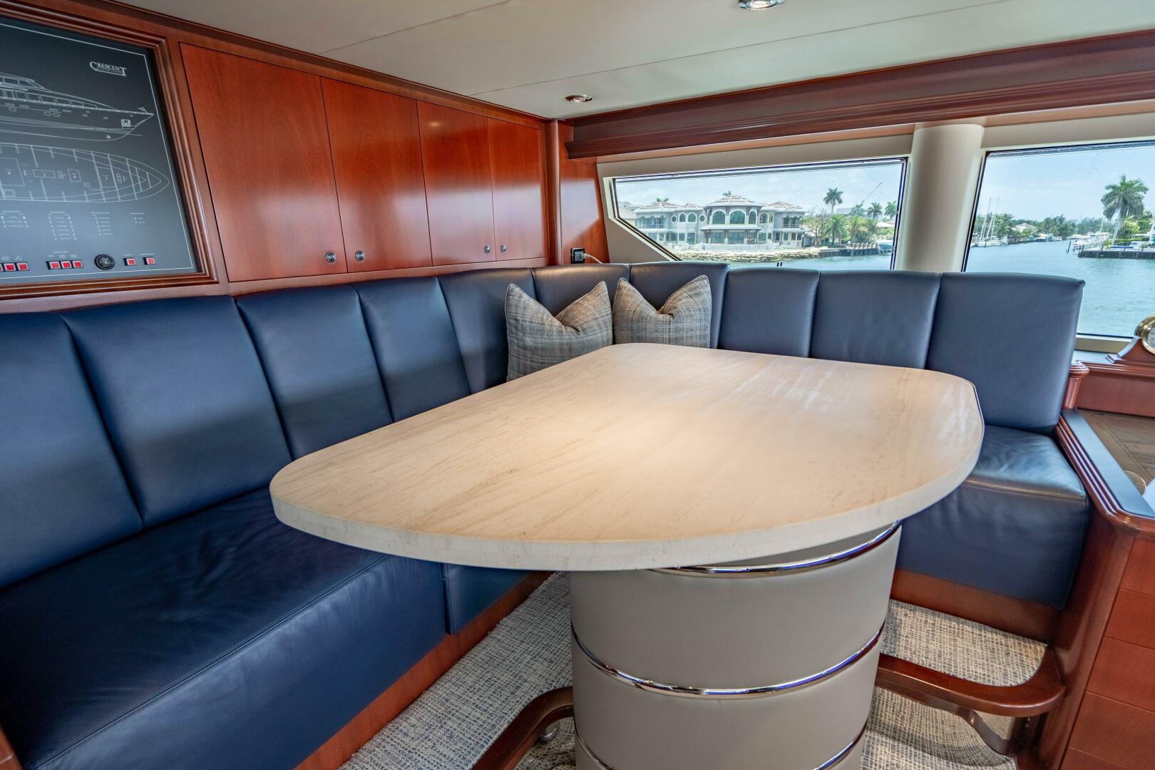 Crescent-Raised Pilothouse 2004-RISK AND REWARD West Palm Beach-Florida-United States-Pilothouse Seating-5316068 | Thumbnail