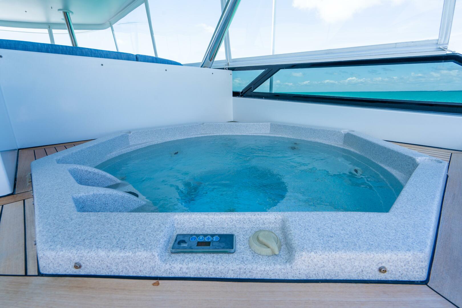 Crescent-Raised Pilothouse 2004-RISK AND REWARD West Palm Beach-Florida-United States-Flybridge Jacuzzi-5316076 | Thumbnail