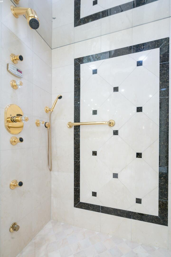 Crescent-Raised Pilothouse 2004-RISK AND REWARD West Palm Beach-Florida-United States-Owner Ensuite Shower-5316055