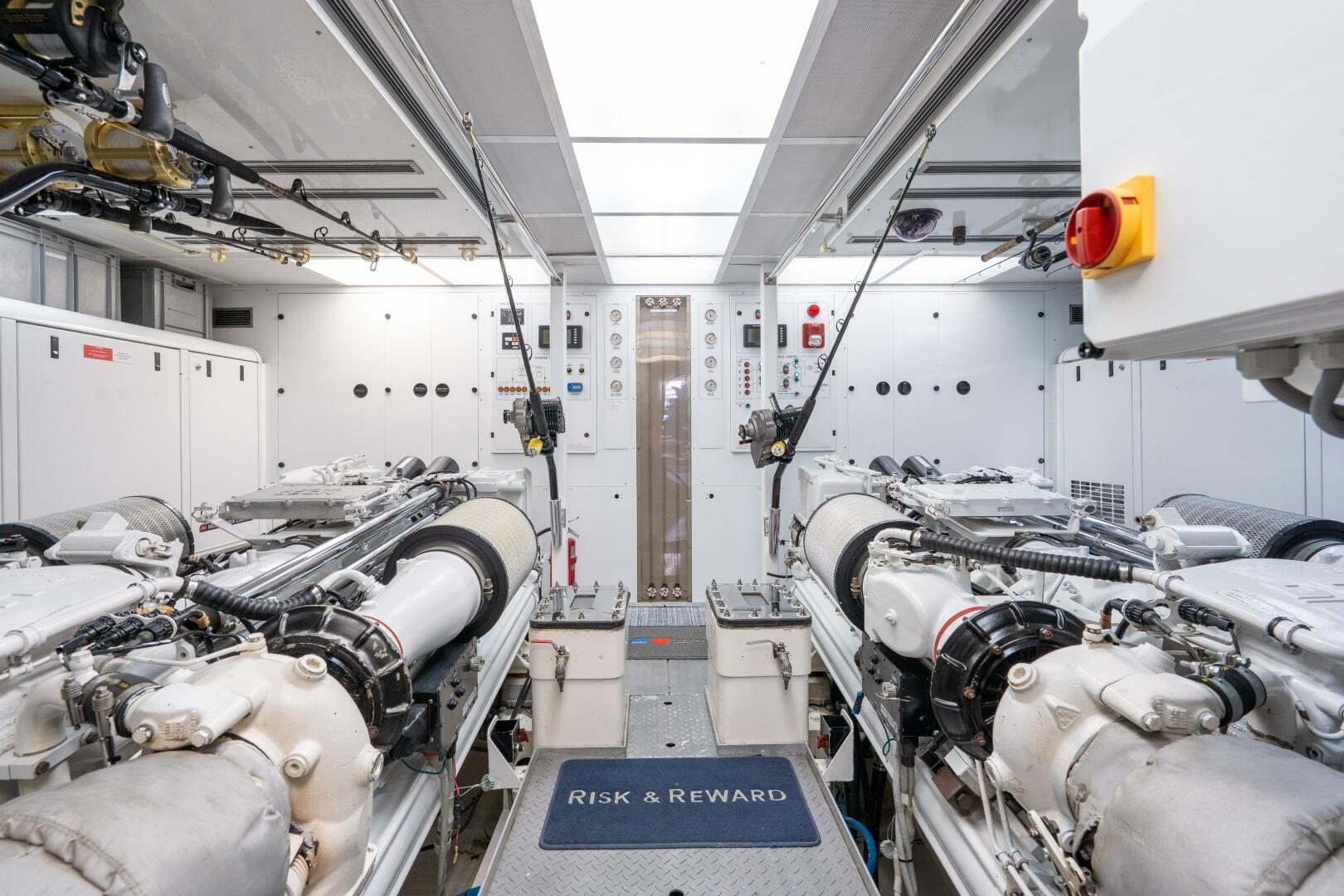 Crescent-Raised Pilothouse 2004-RISK AND REWARD West Palm Beach-Florida-United States-Engine Room-5316111 | Thumbnail