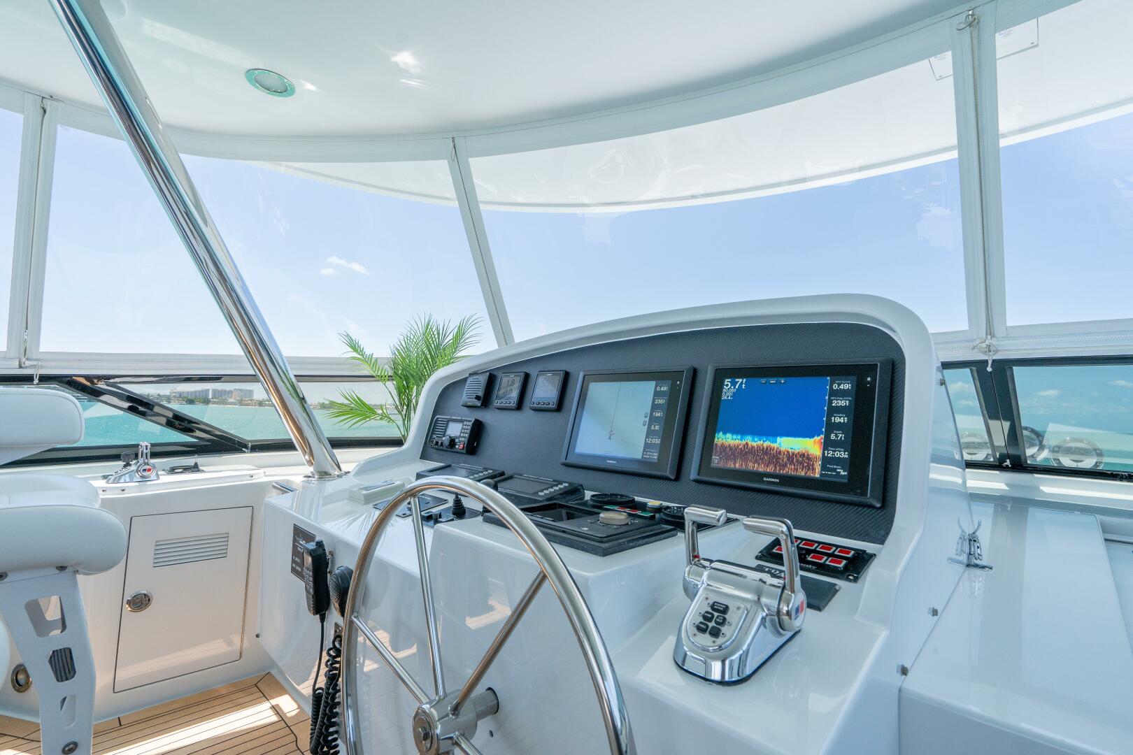 Crescent-Raised Pilothouse 2004-RISK AND REWARD West Palm Beach-Florida-United States-Flybridge Helm-5316083 | Thumbnail