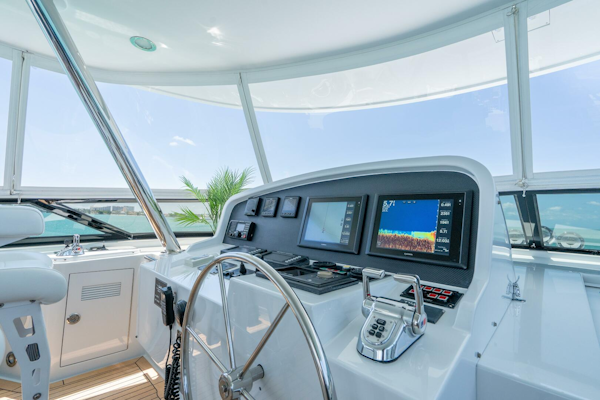 Crescent-Raised Pilothouse 2004-RISK AND REWARD West Palm Beach-Florida-United States-Flybridge Helm-5316083