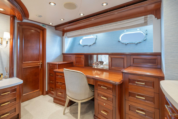 Crescent-Raised Pilothouse 2004-RISK AND REWARD West Palm Beach-Florida-United States-Owner Stateroom-5316049