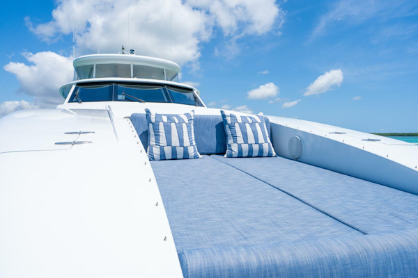 Crescent-Raised Pilothouse 2004-RISK AND REWARD West Palm Beach-Florida-United States-Foredeck-5316097