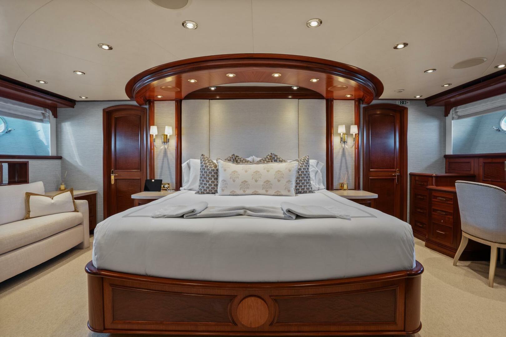 Crescent-Raised Pilothouse 2004-RISK AND REWARD West Palm Beach-Florida-United States-5324169 | Thumbnail
