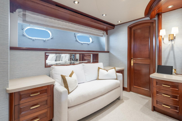 Crescent-Raised Pilothouse 2004-RISK AND REWARD West Palm Beach-Florida-United States-Owner Stateroom-5316050
