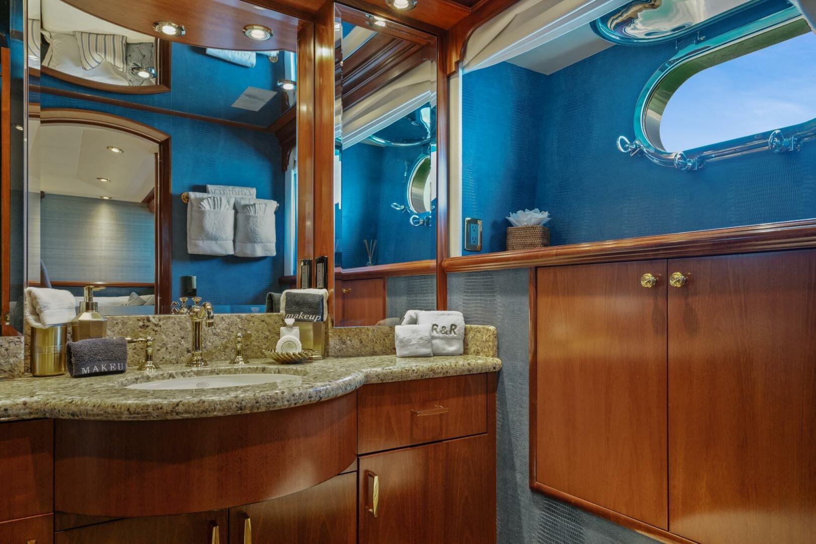 Crescent-Raised Pilothouse 2004-RISK AND REWARD West Palm Beach-Florida-United States-5324172 | Thumbnail