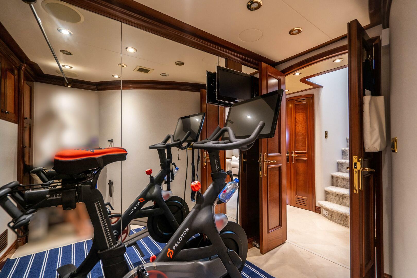 Crescent-Raised Pilothouse 2004-RISK AND REWARD West Palm Beach-Florida-United States-Gym/Storage Room-5320906 | Thumbnail