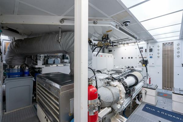 Crescent-Raised Pilothouse 2004-RISK AND REWARD West Palm Beach-Florida-United States-Engine Room-5316115