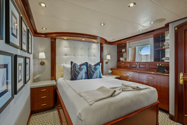 Crescent-Raised Pilothouse 2004-RISK AND REWARD West Palm Beach-Florida-United States-5324173