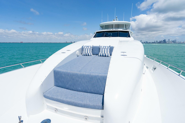 Crescent-Raised Pilothouse 2004-RISK AND REWARD West Palm Beach-Florida-United States-Foredeck-5316094