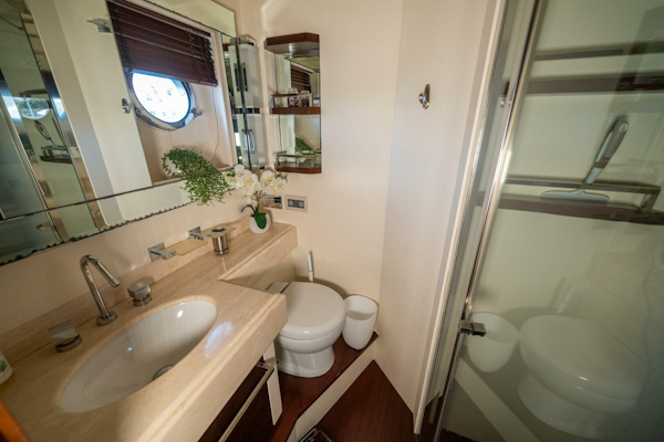 Azimut-75 Fly 2010-Minimal Risk Fort Lauderdale-Florida-United States-5322385