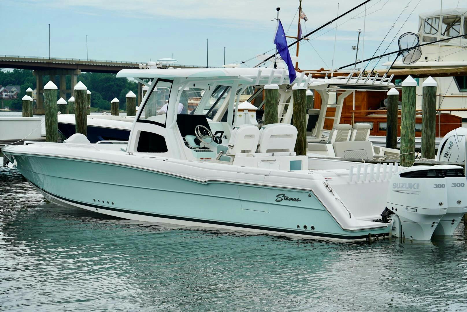 Stamas-AVENTURA 33T 2022-STAMAS AVENTURA 33T Edgewater-Maryland-United States-Dealer Demo Power Center Console for sale-5322583