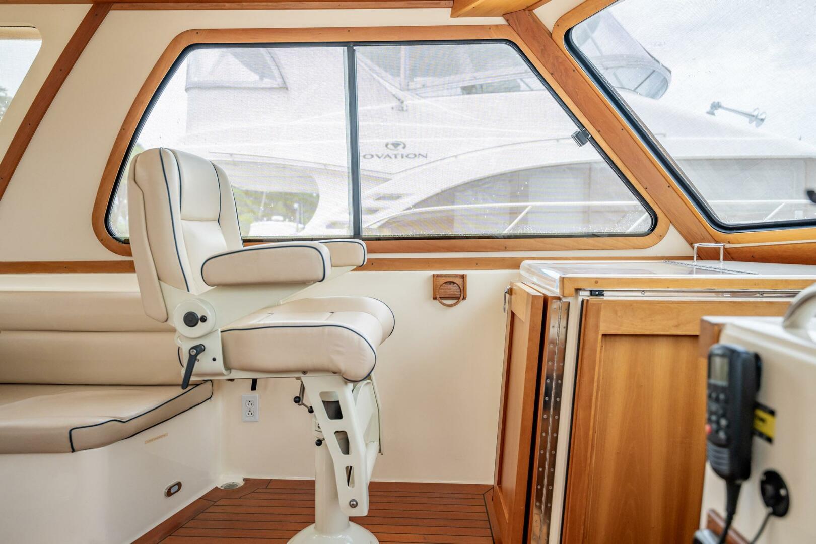 Sabre-42 Express 2006-Moondance Stuart-Florida-United States-15 Helm Deck Companion Chair Port View-5408057 | Thumbnail