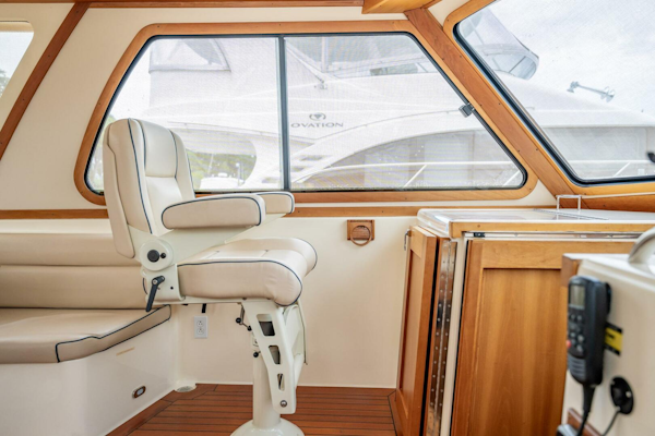 Sabre-42 Express 2006-Moondance Stuart-Florida-United States-15 Helm Deck Companion Chair Port View-5408057