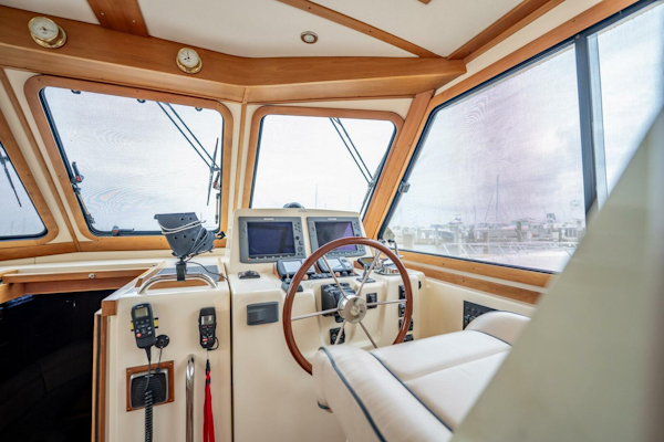 Sabre-42 Express 2006-Moondance Stuart-Florida-United States-21  Helm Wide View-5408063