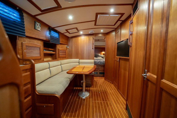 Sabre-42 Express 2006-Moondance Stuart-Florida-United States-23 Salon Fwd View 2-5408065