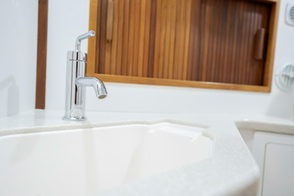 Sabre-42 Express 2006-Moondance Stuart-Florida-United States-35  Head Sink-5408080