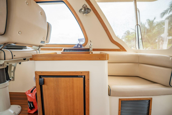 Sabre-42 Express 2006-Moondance Stuart-Florida-United States-12 Helm Deck Wet Bar And Fridge-5408054