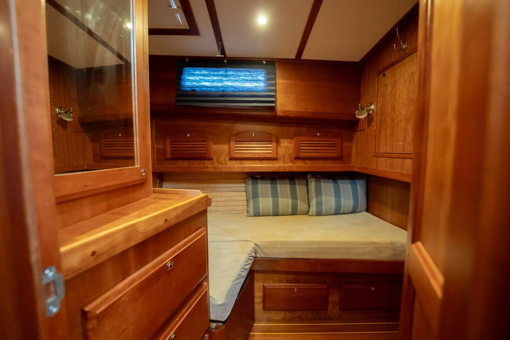 Sabre-42 Express 2006-Moondance Stuart-Florida-United States-39  Stbd Stateroom-5408095 | Thumbnail