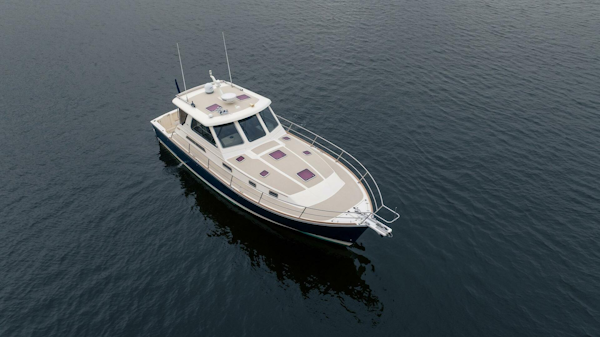 Sabre-42 Express 2006-Moondance Stuart-Florida-United States-Dion 42 Sabre Overhead Port Bow Foredeck-5408176