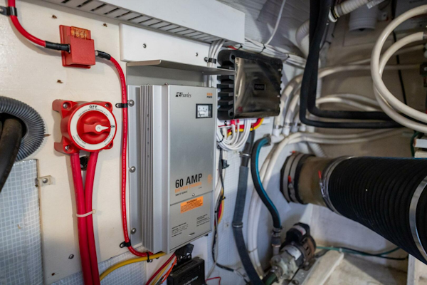 Sabre-42 Express 2006-Moondance Stuart-Florida-United States-72engine Room Battery Charger-5408164