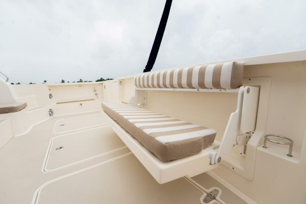 Sabre-42 Express 2006-Moondance Stuart-Florida-United States-57 Aft Mezzanine Bench Seat-5408149