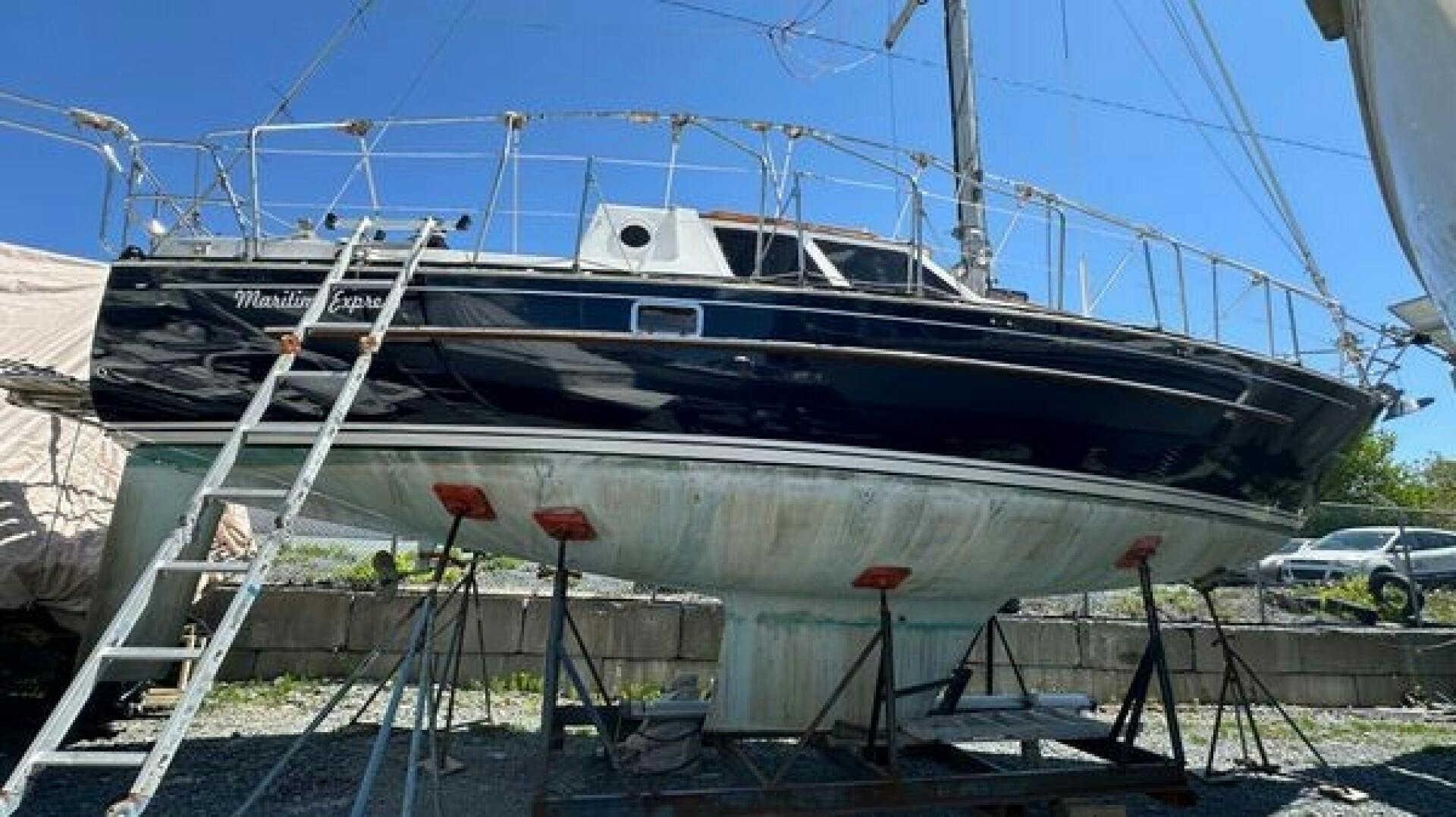 Aztec-Nautilus 11M 1985 -Dartmouth-Nova Scotia-Canada-5350573