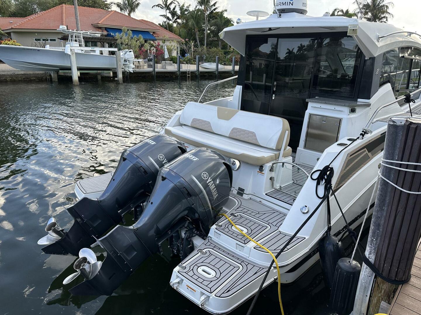 Four Winns-Vista 355 Coupe 2020-Olivia Pompano Beach-Florida-United States-5367459 | Thumbnail