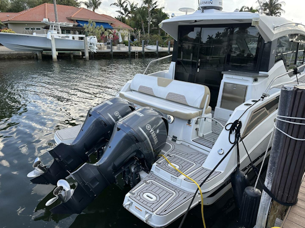 Four Winns-Vista 355 Coupe 2020-Olivia Pompano Beach-Florida-United States-5367459