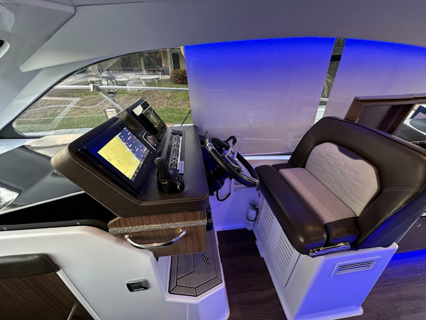 Four Winns-Vista 355 Coupe 2020-Olivia Pompano Beach-Florida-United States-5367486