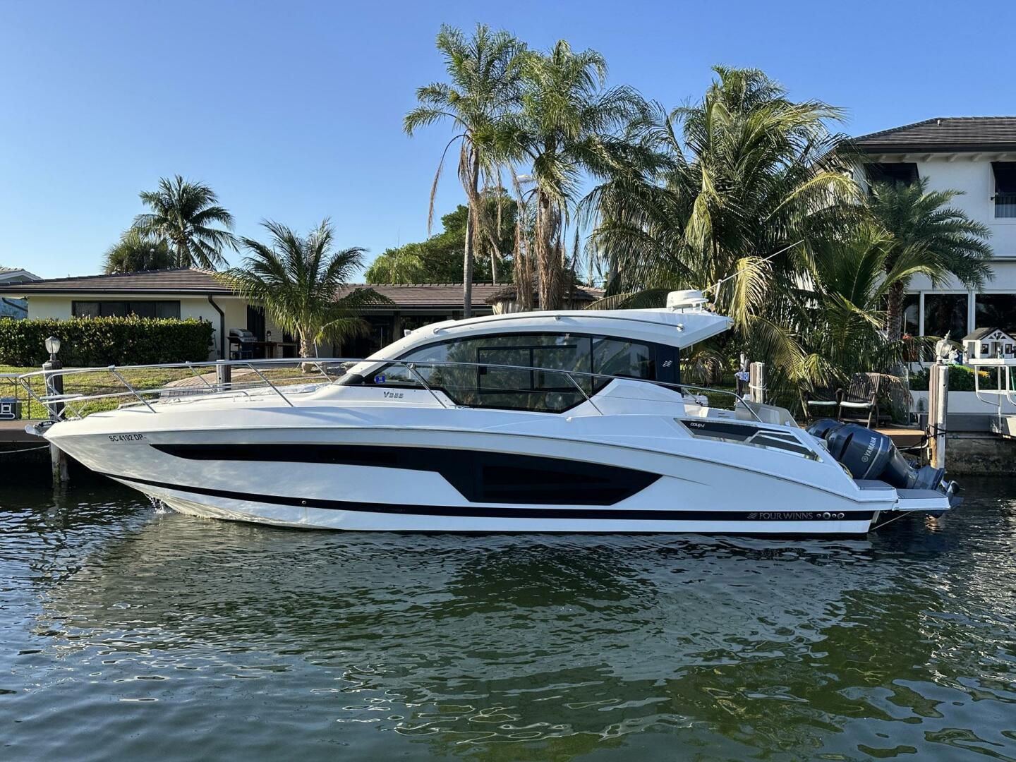 Four Winns-Vista 355 Coupe 2020-Olivia Pompano Beach-Florida-United States-5367489 | Thumbnail
