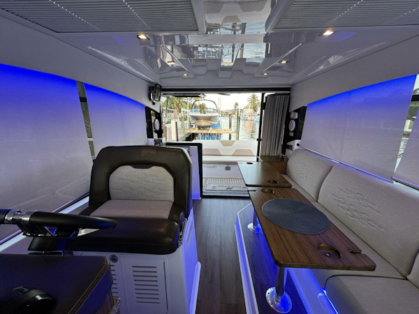 Four Winns-Vista 355 Coupe 2020-Olivia Pompano Beach-Florida-United States-5367472