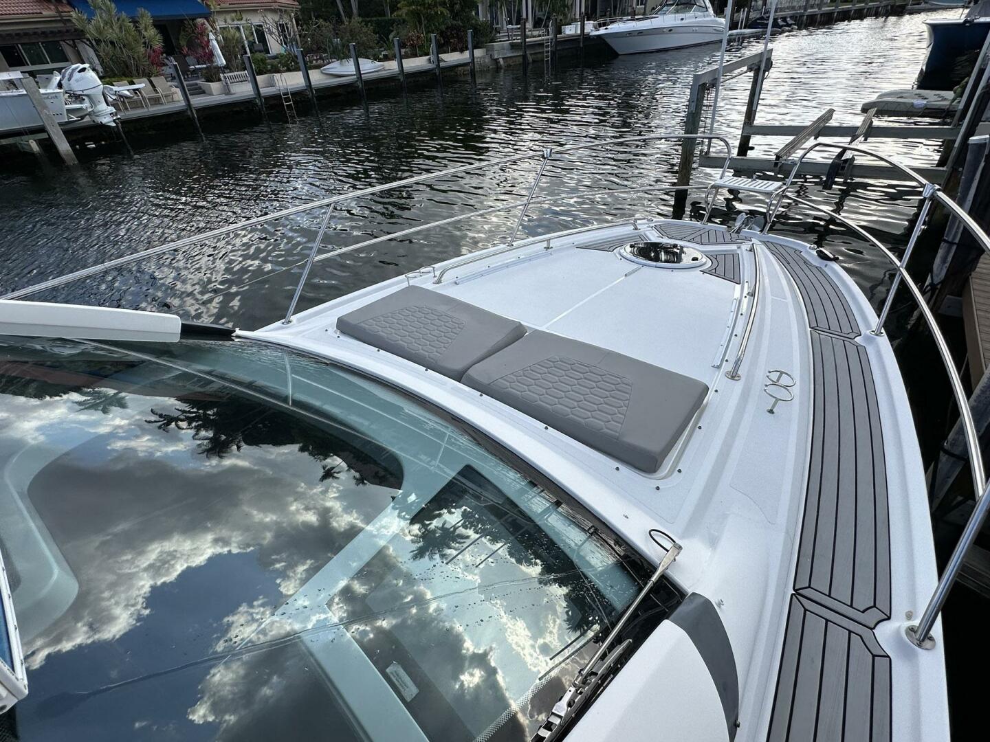Four Winns-Vista 355 Coupe 2020-Olivia Pompano Beach-Florida-United States-5367461 | Thumbnail